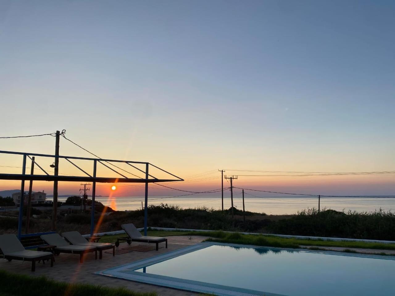 Cristelia Seafront & Pool Villa Lakhaniá Exterior foto
